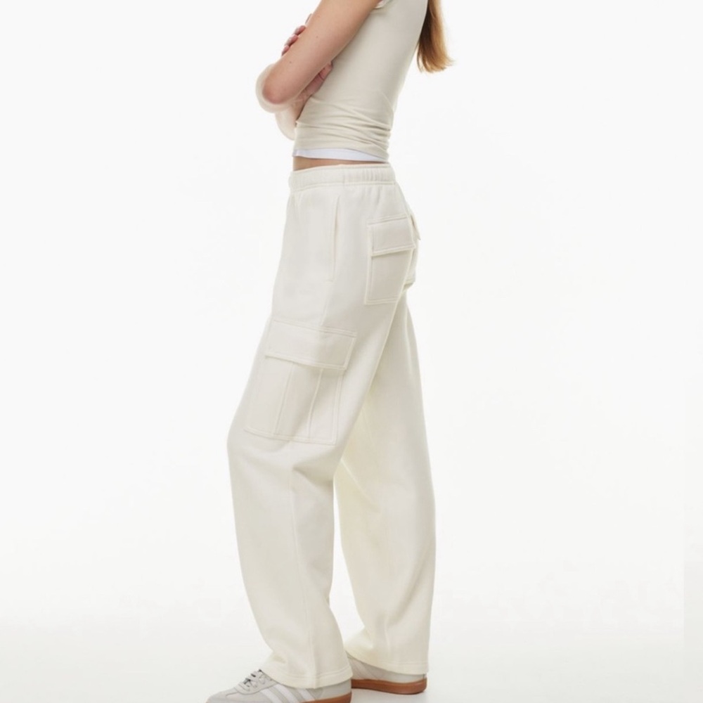 Aritzia TNA Cozy Fleece Mega Cargo™ Sweatpant in Whisper White NWT Sz Medium